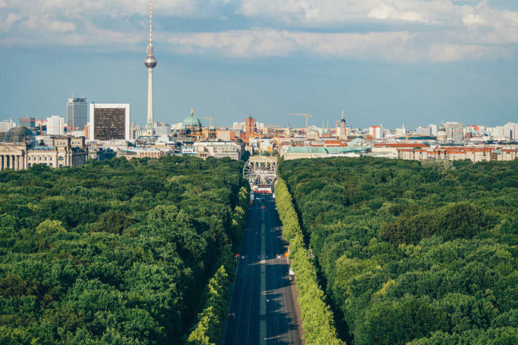 adam-vradenburg-TK5I5L5JGxY-unsplash