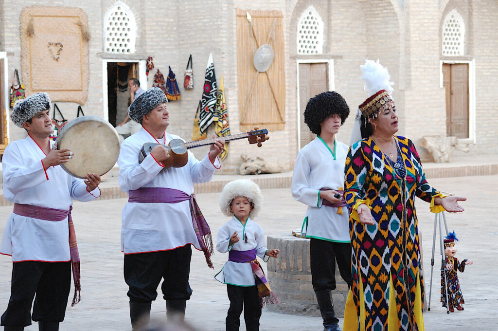 Folkloregruppe in Chiwa
